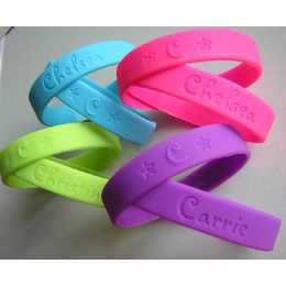 實(shí)用運(yùn)動(dòng)手環(huán)訂購指南 聚焦百順硅塑膠制品專業(yè)制造